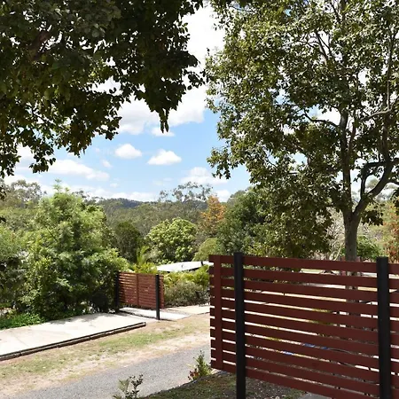 Mt Larcom Tourist Park Hotel Mount Larcom Exterior photo