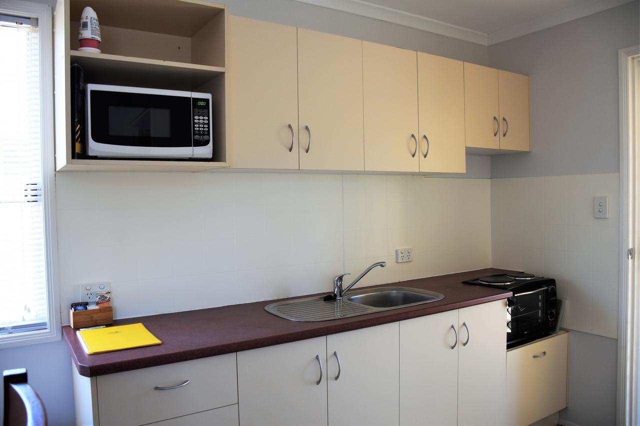 Mt Larcom Tourist Park Holiday park *