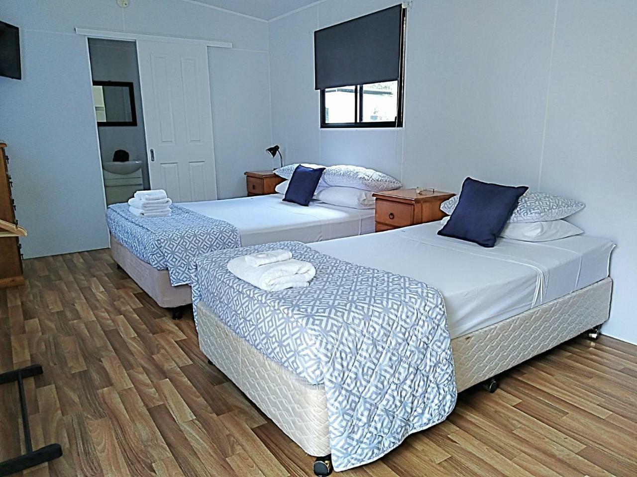 Mt Larcom Tourist Park Holiday park *